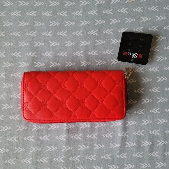 Shu, Chic Butterfly Quilted Red Wallet - OS - Picture 1 of 4